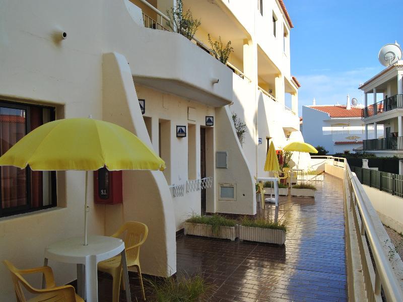 Apartamentos Olhos Do Mar Albufeira Exterior photo